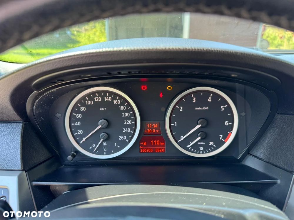 BMW Seria 5 520i - 13