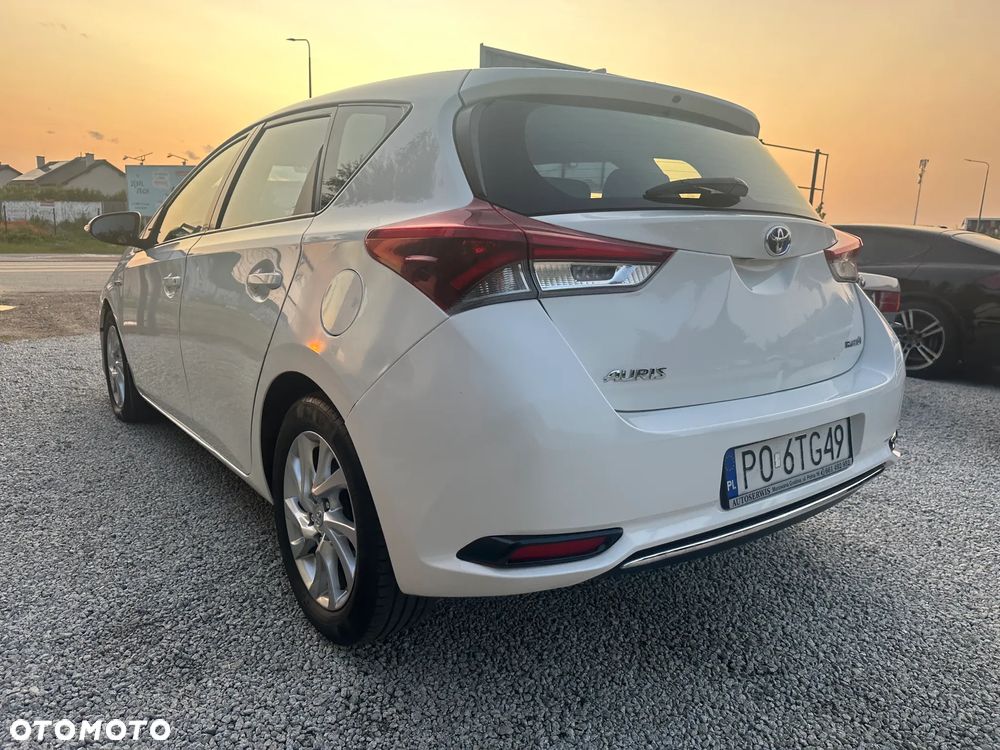 Toyota Auris Hybrid 135 Premium - 18