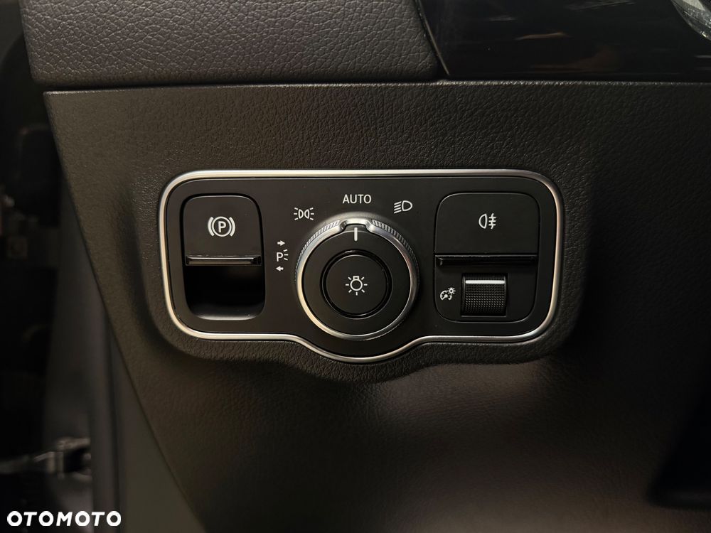 Mercedes-Benz GLA 200 Progressive - 23