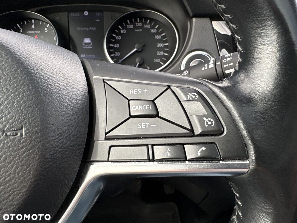 Nissan Qashqai 1.3 DIG-T N-Connecta - 17