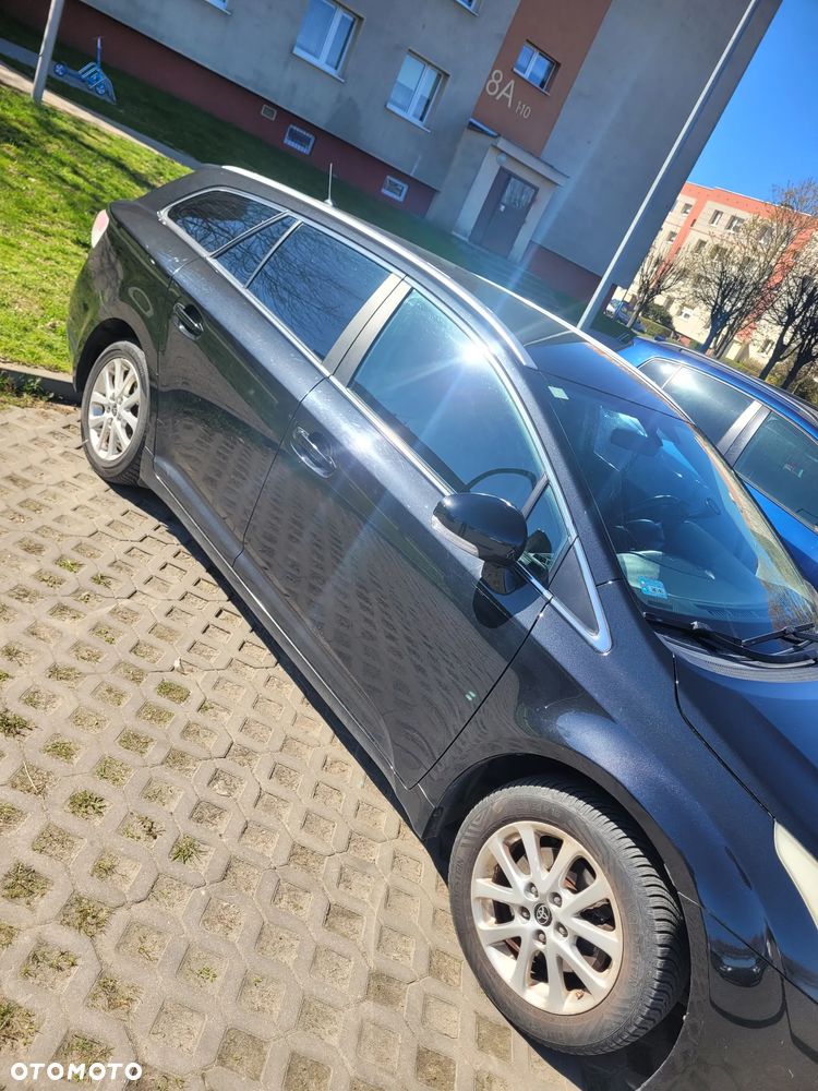 Toyota Avensis 1.8 Sol - 2