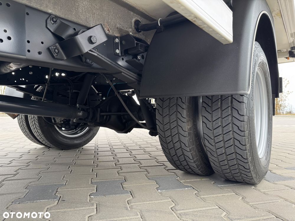 Iveco Daily‼️35/50C18‼️3.0 HI-MATIC Chłodnia/Mroźnia zakres -29C/+20C Grzanie Carrier XARIOS 500 Grube Ściany/Podłoga Przegroda komorowa‼️ na bliźniaku Poduszki Pneumatyczne DMC3500kg Zewnętrzne źródło zasilania 400V - 14