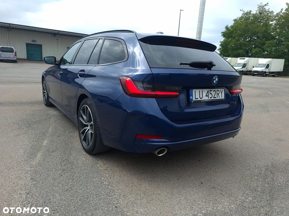 BMW 3 Series 2023 photo 5
