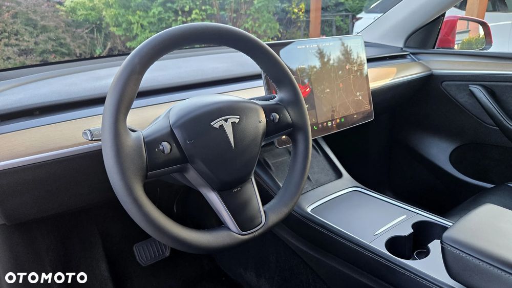 Tesla Model Y Long Range Dual Motor AWD - 23