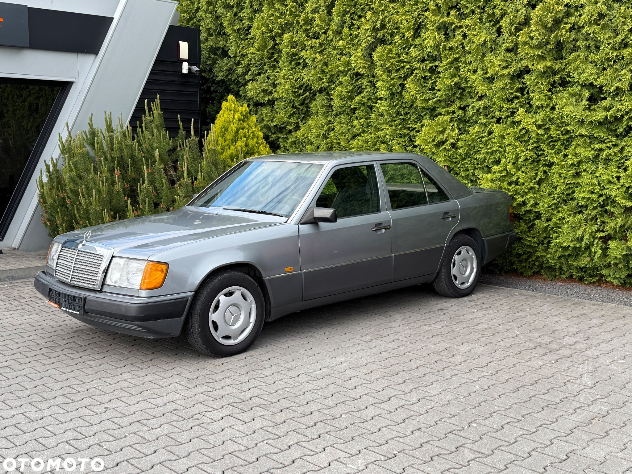 Mercedes-Benz W124 (1984-1993) - 13