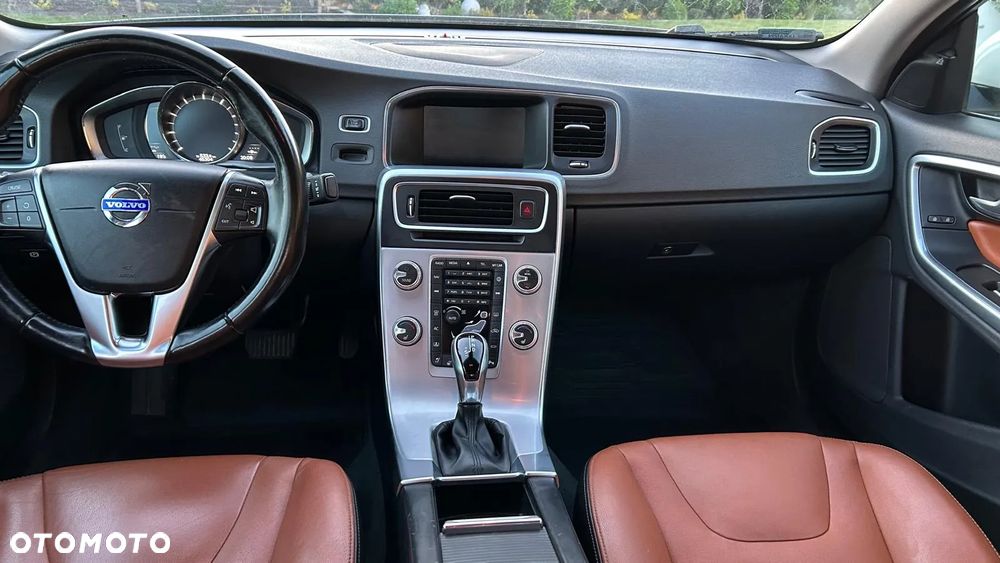 Volvo S60 T5 Drive-E Dynamic Edition (Momentum) - 12
