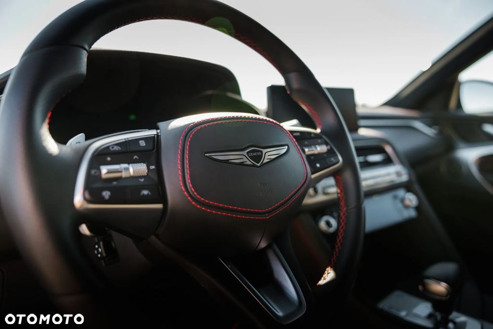 Genesis G70 2.0T Plus AWD 8AT Sport - 22
