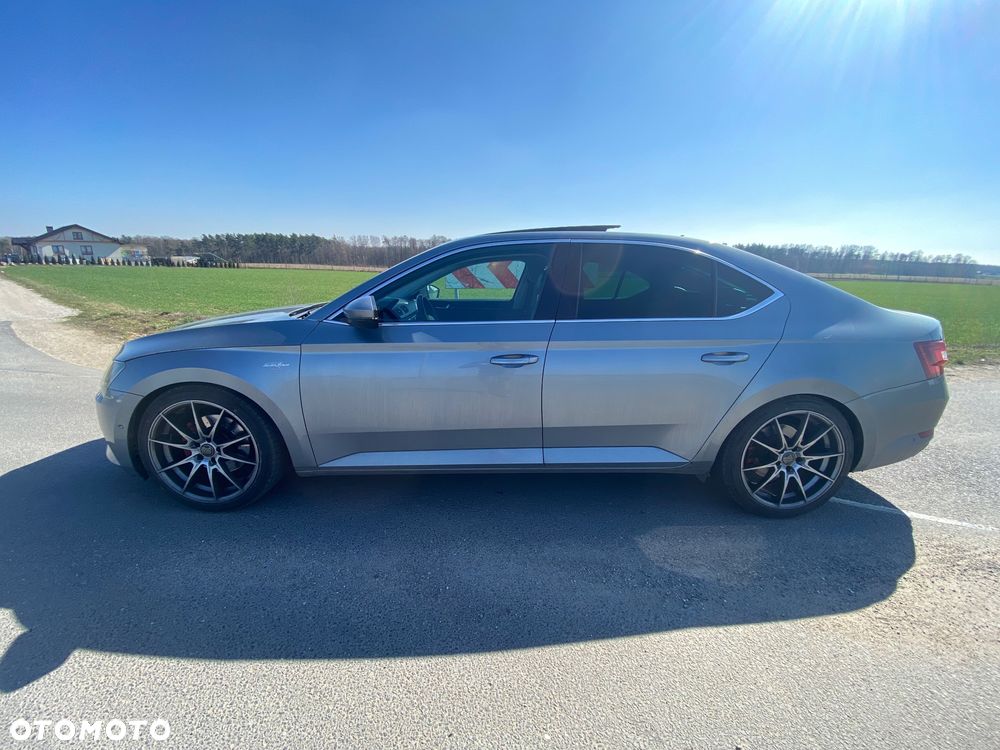 Skoda Superb 2.0 TDI 4x4 L&K DSG - 4