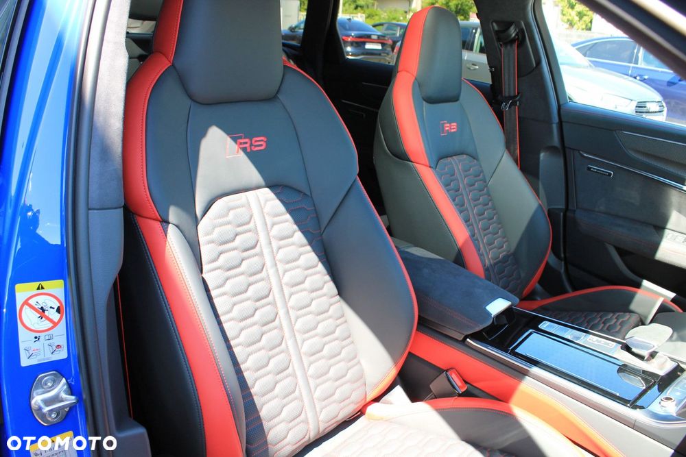 Audi RS6 Avant - 16