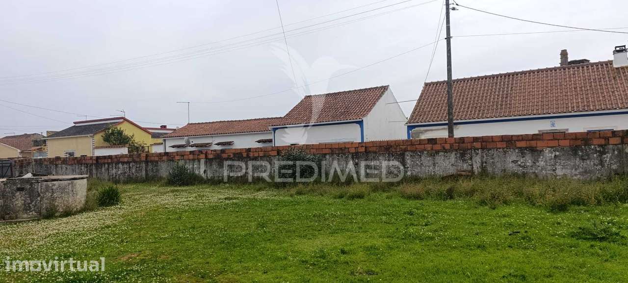 Armazém com terreno urbanizável - Grande imagem: 3/17