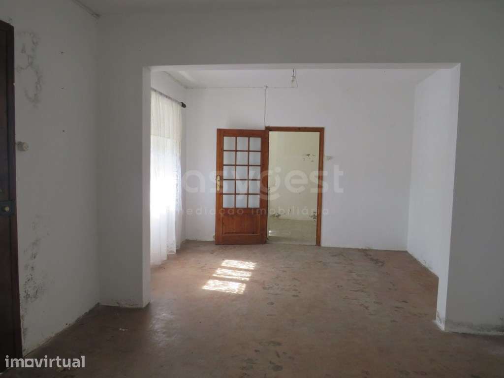 Moradia T4 com garagem na Ajuda da Bretanha - Grande imagem: 2/19