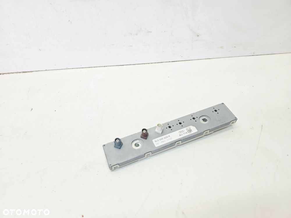WZMACNIACZ ANTENOWY AUDI Q7 4L 4L0035225K - 2