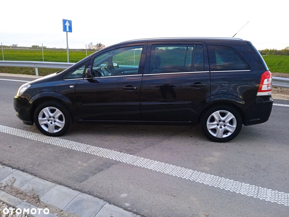 Opel Zafira 1.6 Enjoy - 1
