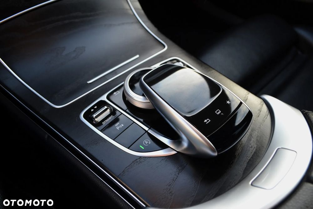 Mercedes-Benz Klasa C 200 4-Matic 7G-TRONIC - 22