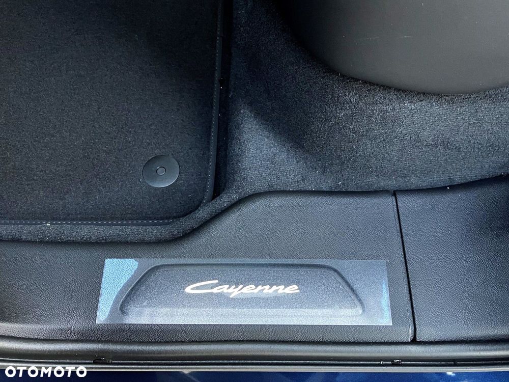 Porsche Cayenne - 22