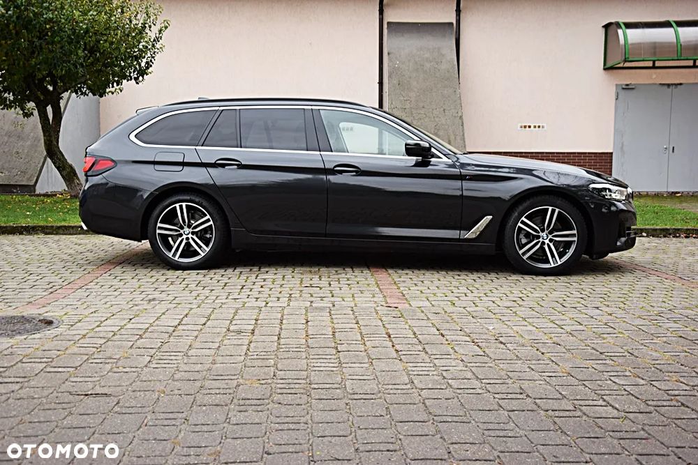BMW Seria 5 520d M Sport sport - 9