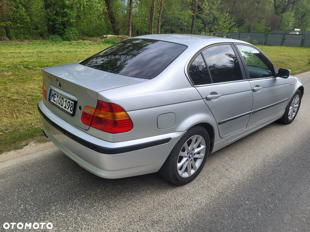 BMW Seria 3 323i - 3