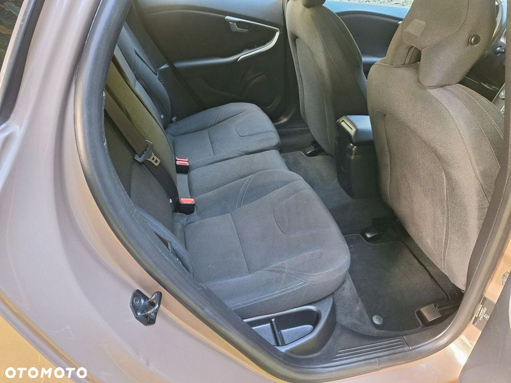 Volvo V40 T2 Kinetic - 18