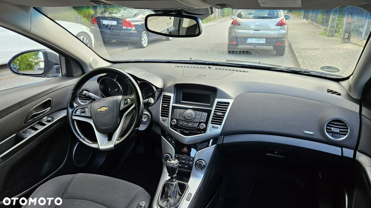 Chevrolet Cruze 1.8 LT - 19