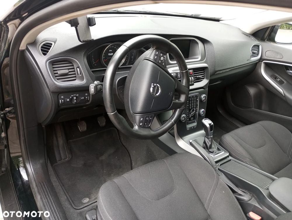 Volvo V40 Cross Country D2 Momentum - 19