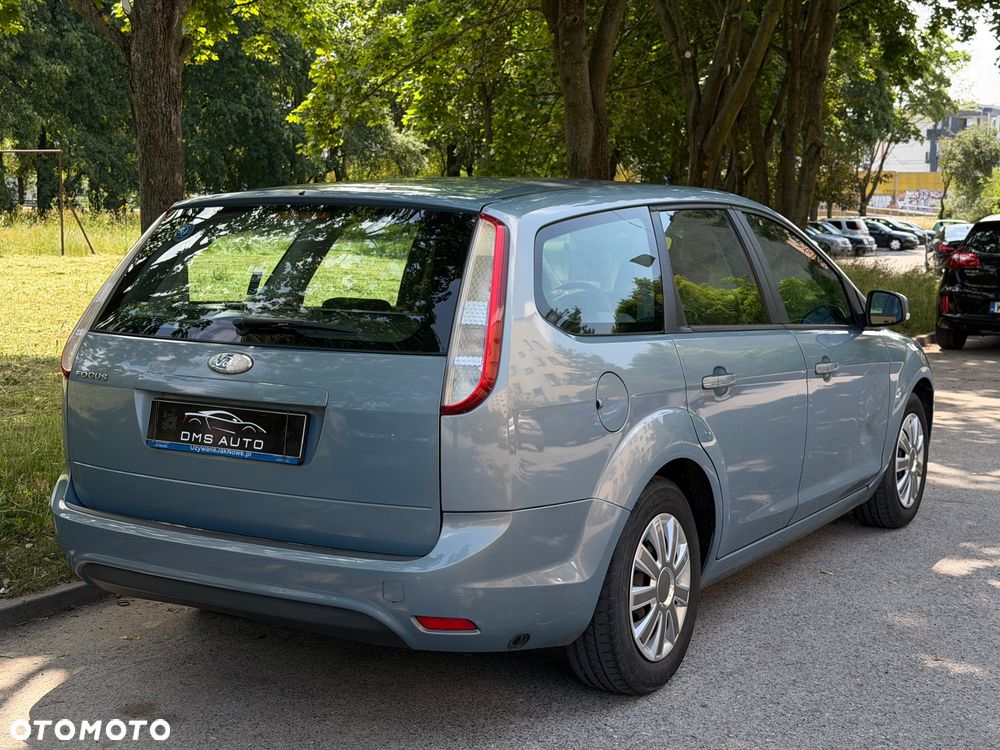 Ford Focus 1.6 Ambiente - 4