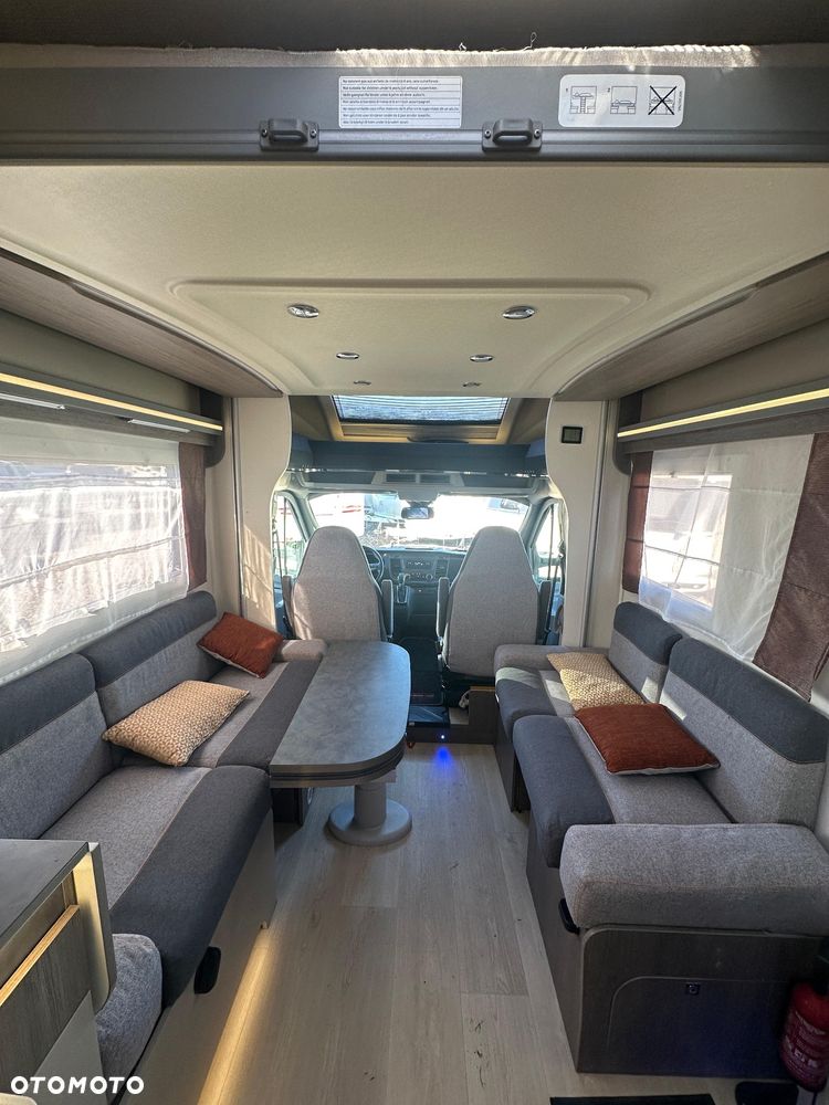 Ford CHAUSSON 720 Titanium Premium - 10