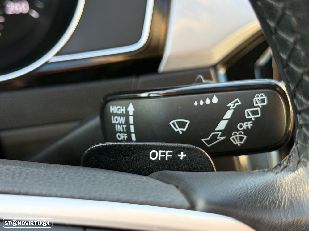 VW Passat Variant 2.0 TDi Business DSG - 34