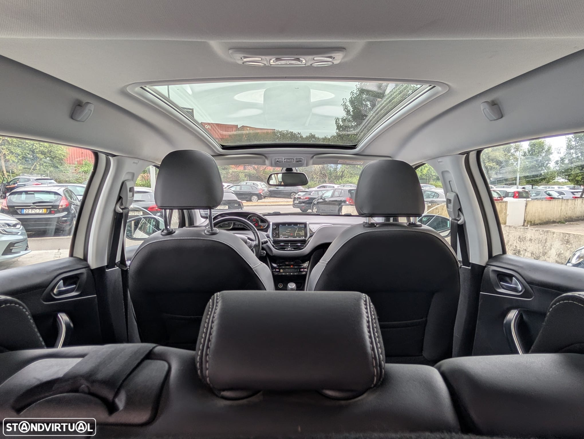 Peugeot 2008 1.5 BlueHDi Allure EAT6 - 10
