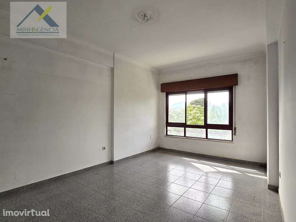 Apartamento T2 na Av. Bento Gonçalves em Setúbal - Grande imagem: 3/24