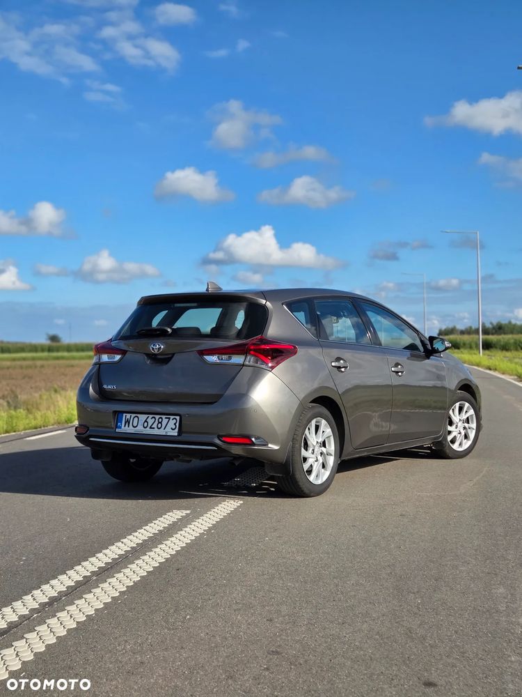 Toyota Auris 1.4 D-4D Premium - 3