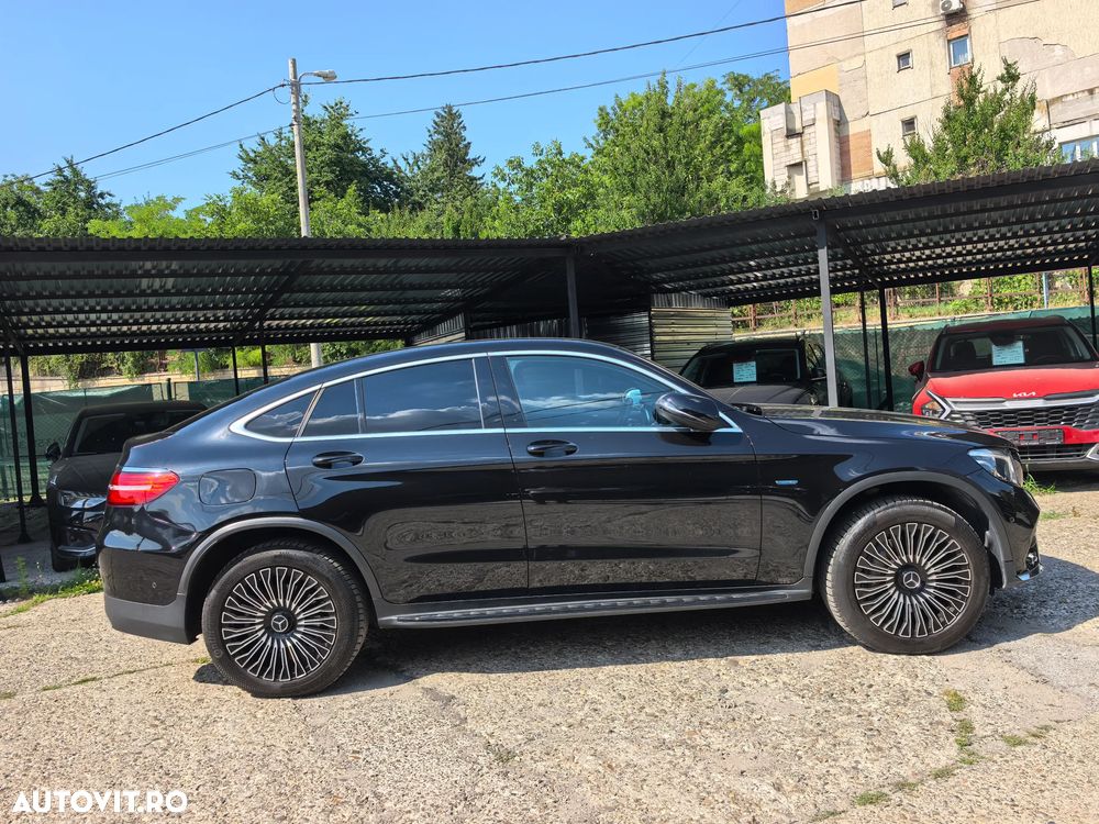 Mercedes-Benz GLC Coupe 300 e 4Matic 9G-TRONIC AMG Line - 11