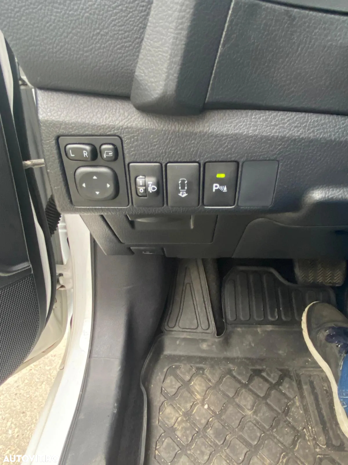 Toyota Auris 1.8 VVT-i Hybrid Automatik Edition - 8