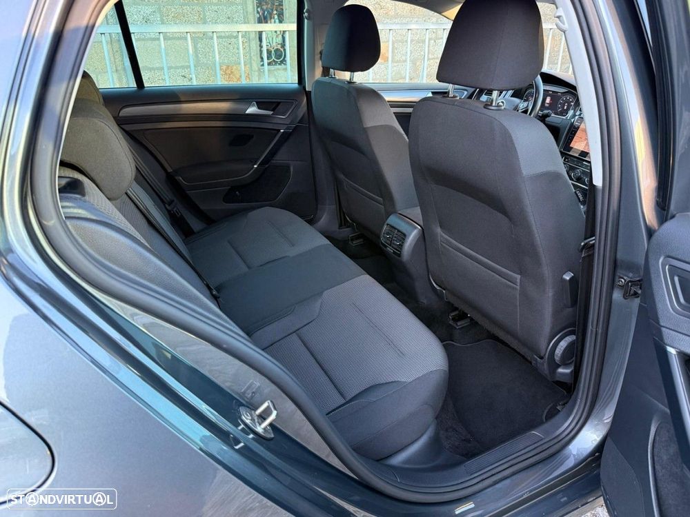 VW e-Golf AC/DC - 18