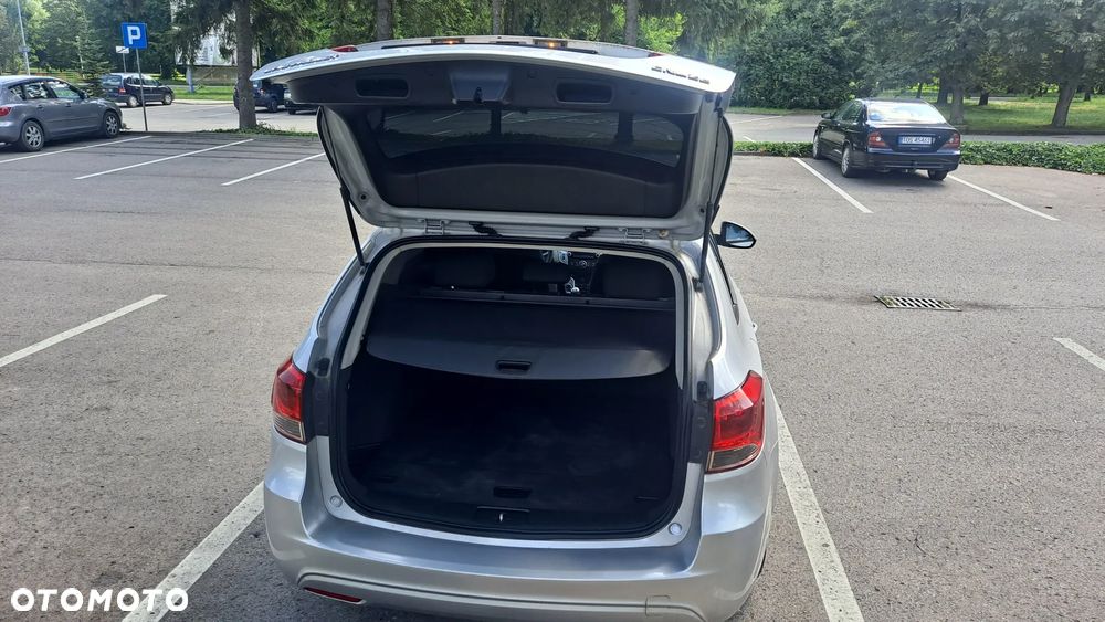 Chevrolet Cruze Station Wagon 1.6 LS - 10