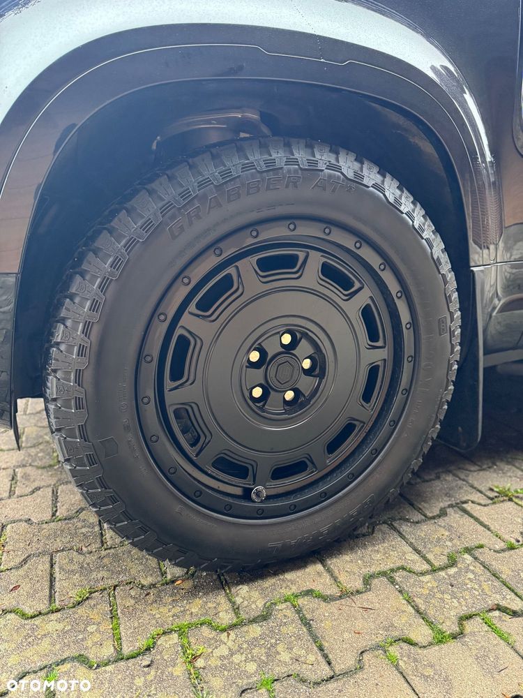 Land Rover Defender 3.0 D300 mHEV X-Dynamic HSE - 8