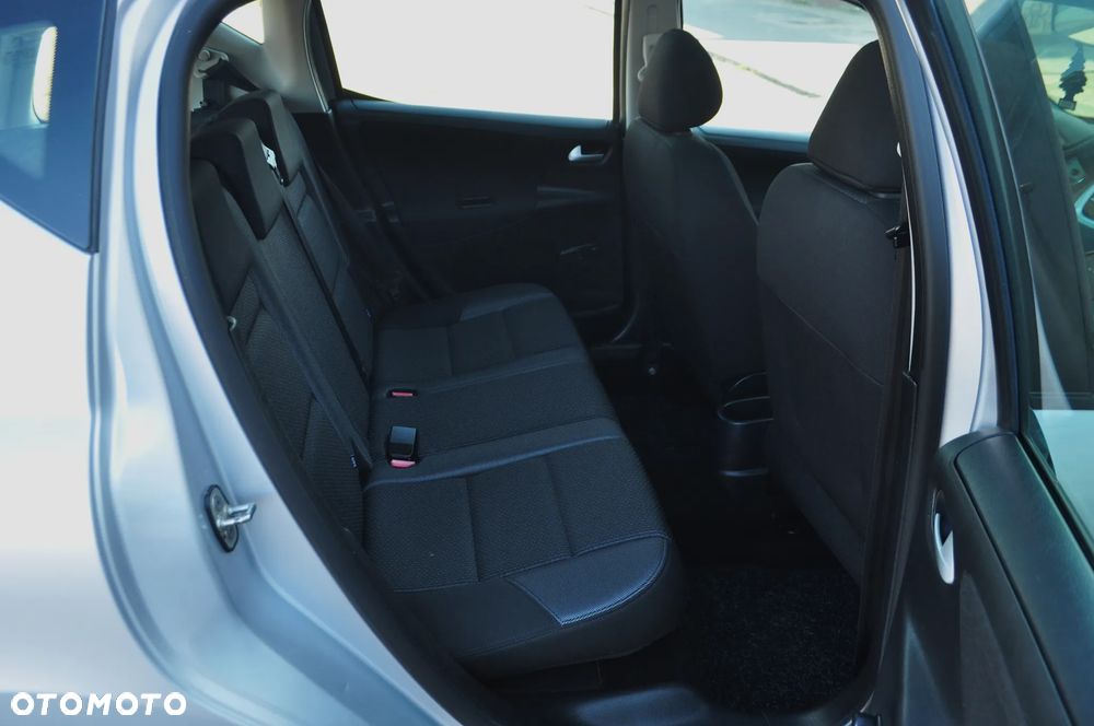 Peugeot 207 SW 95 VTi Family - 23