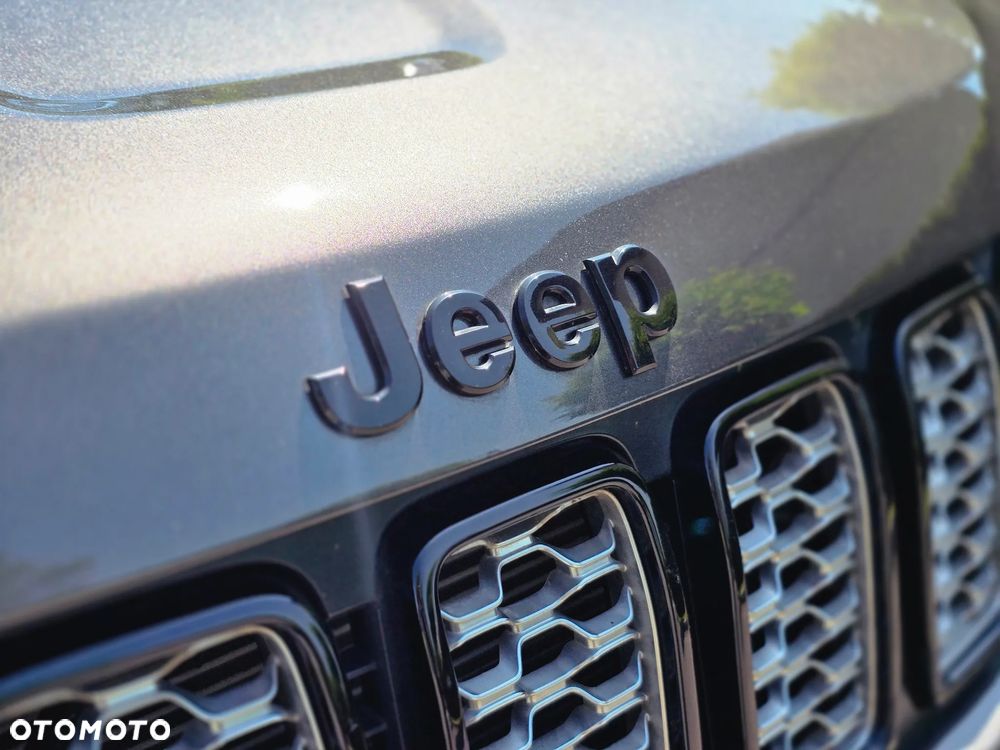 Jeep Grand Cherokee - 11