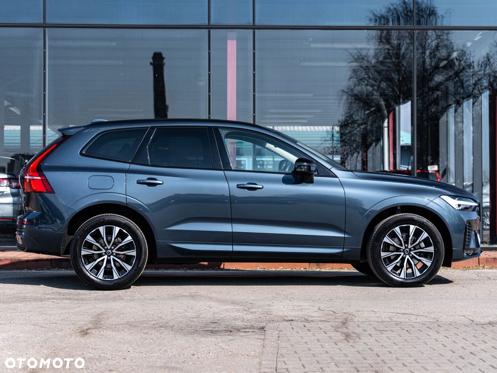 Volvo XC 60 B5 B AWD Plus Dark - 16