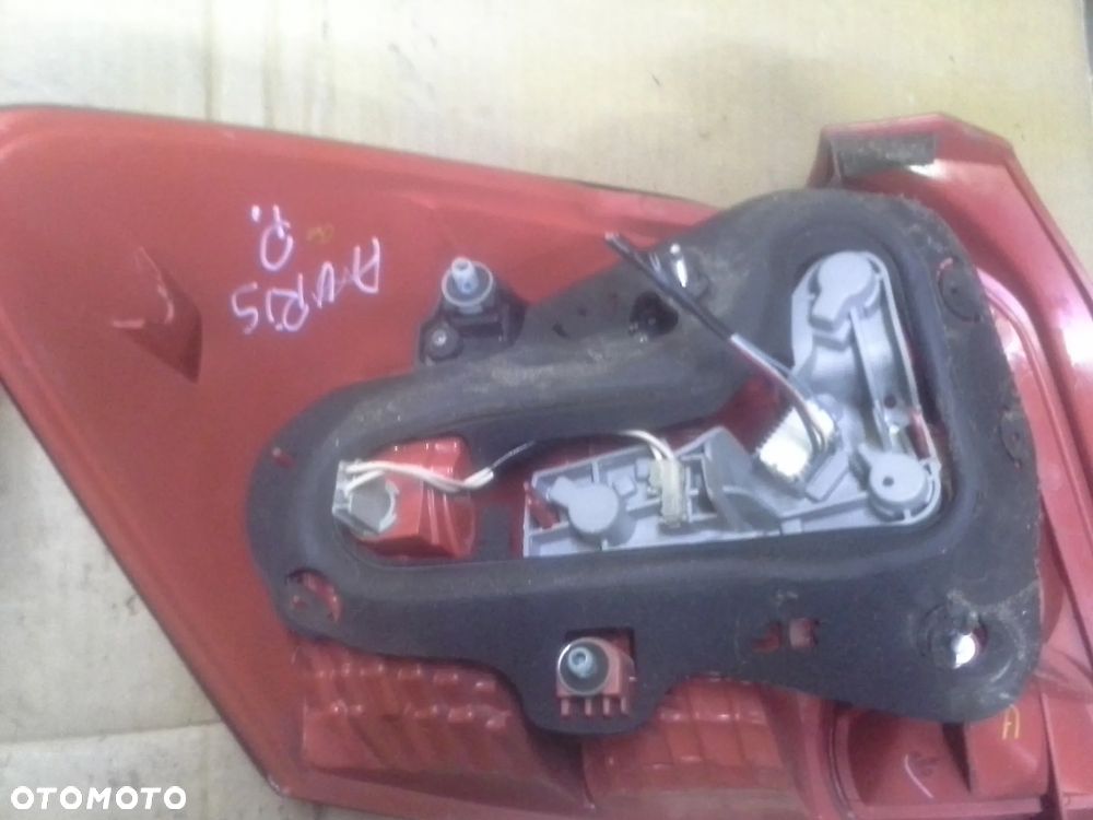 Toyota Auris I HB 5D lampy tylne EU - 7