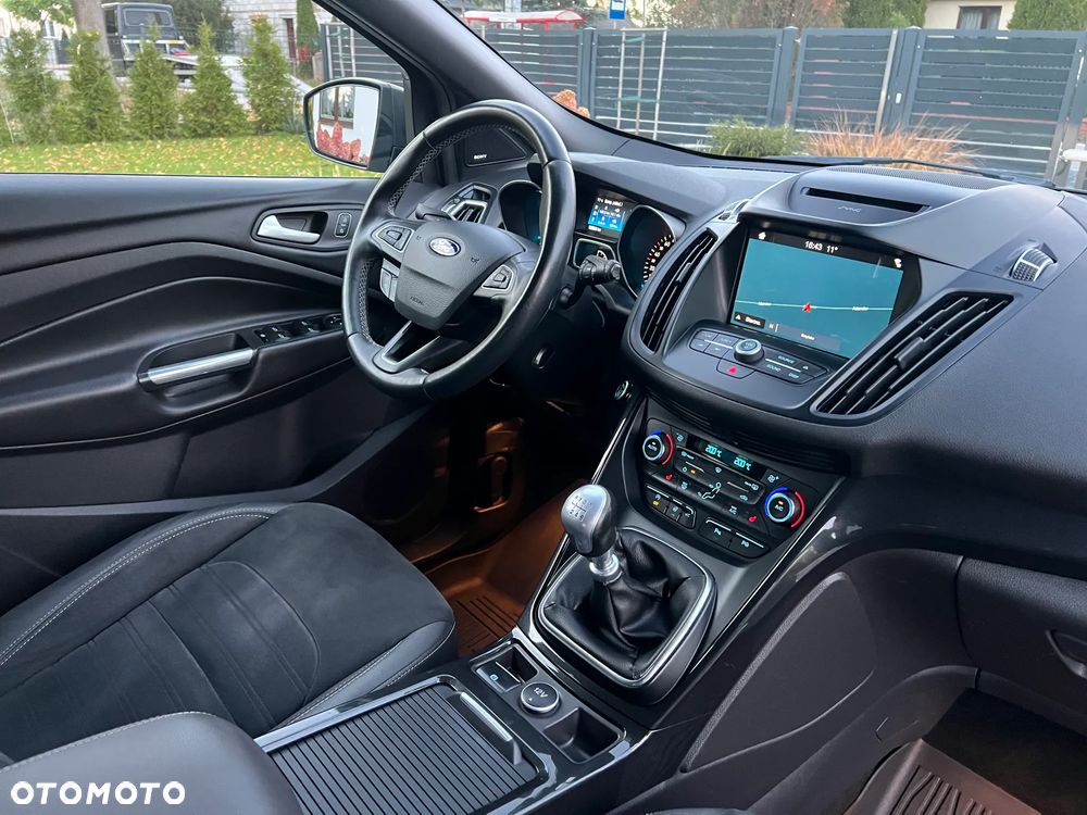 Ford Kuga 2.0 TDCi 2x4 ST-Line - 34