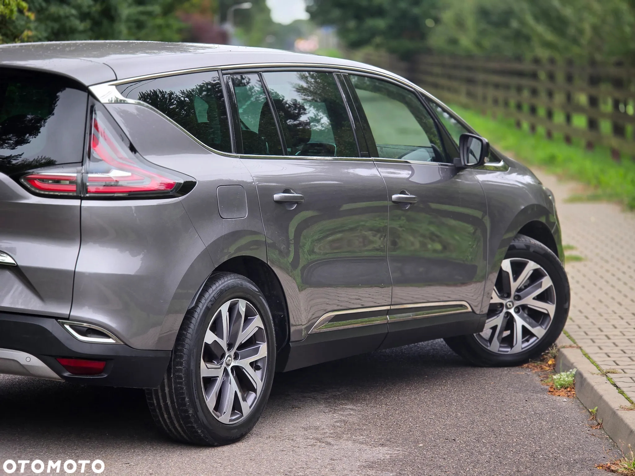 Renault Espace 1.6 dCi Energy Initiale Paris EDC 7os - 40