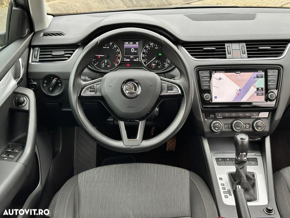 Skoda Octavia 1.6 TDI (Green tec) DSG Style - 6