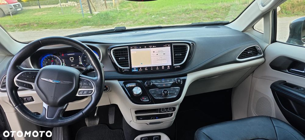 Chrysler Pacifica - 27