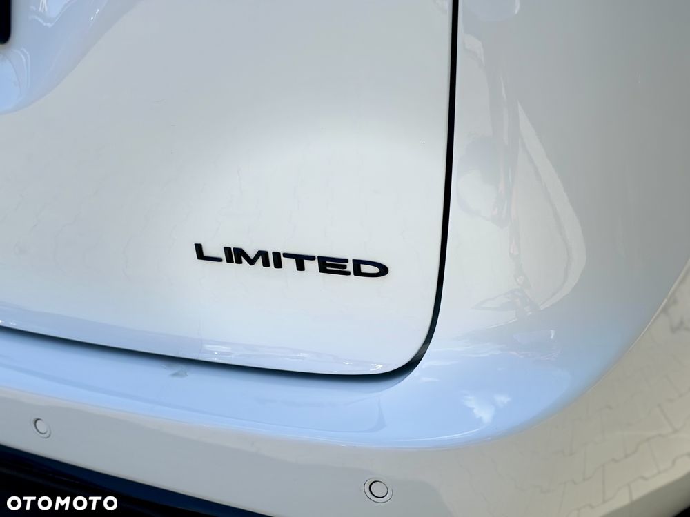 Chrysler Pacifica - 11