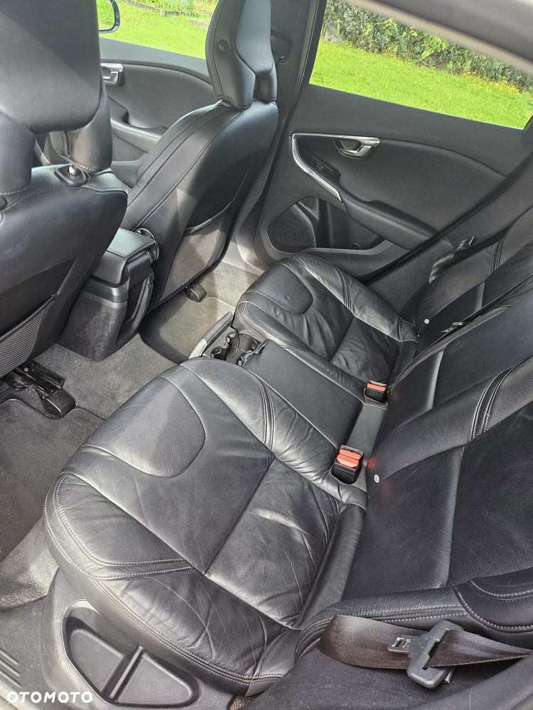 Volvo V40 D4 Summum - 9
