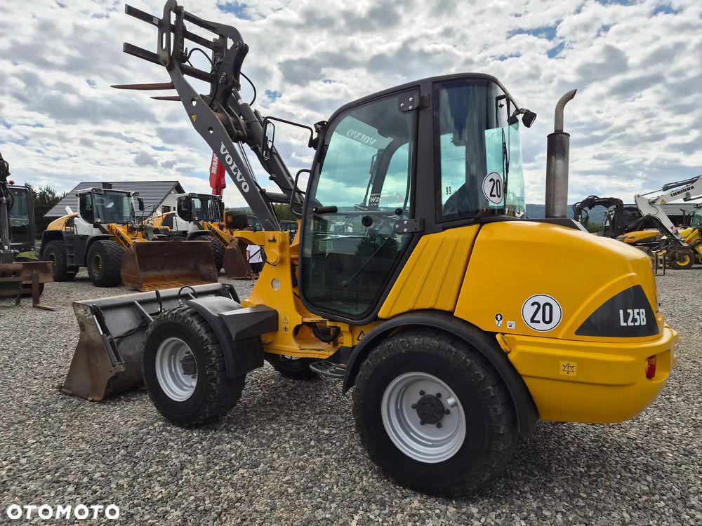 Volvo L25B - 12