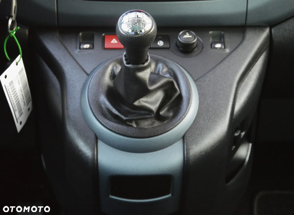 Peugeot Partner - 26