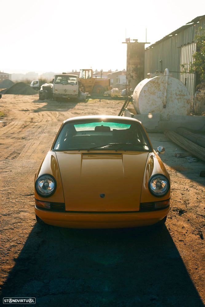 Porsche 911 Série F - 6