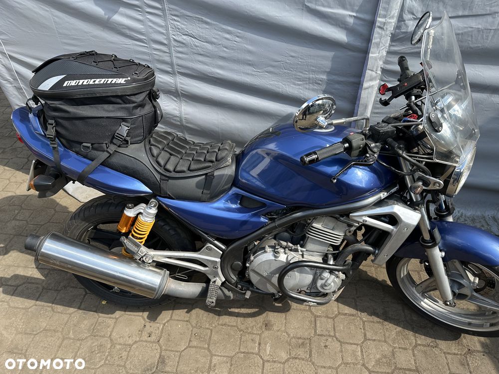 Kawasaki ER - 8
