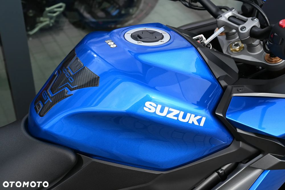 Suzuki GSX 1000 - 25